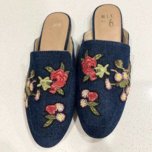 Mix No. 6 denim mules with embroidery bee and flowers, Size 7